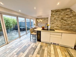 Photo 19- click for photo gallery